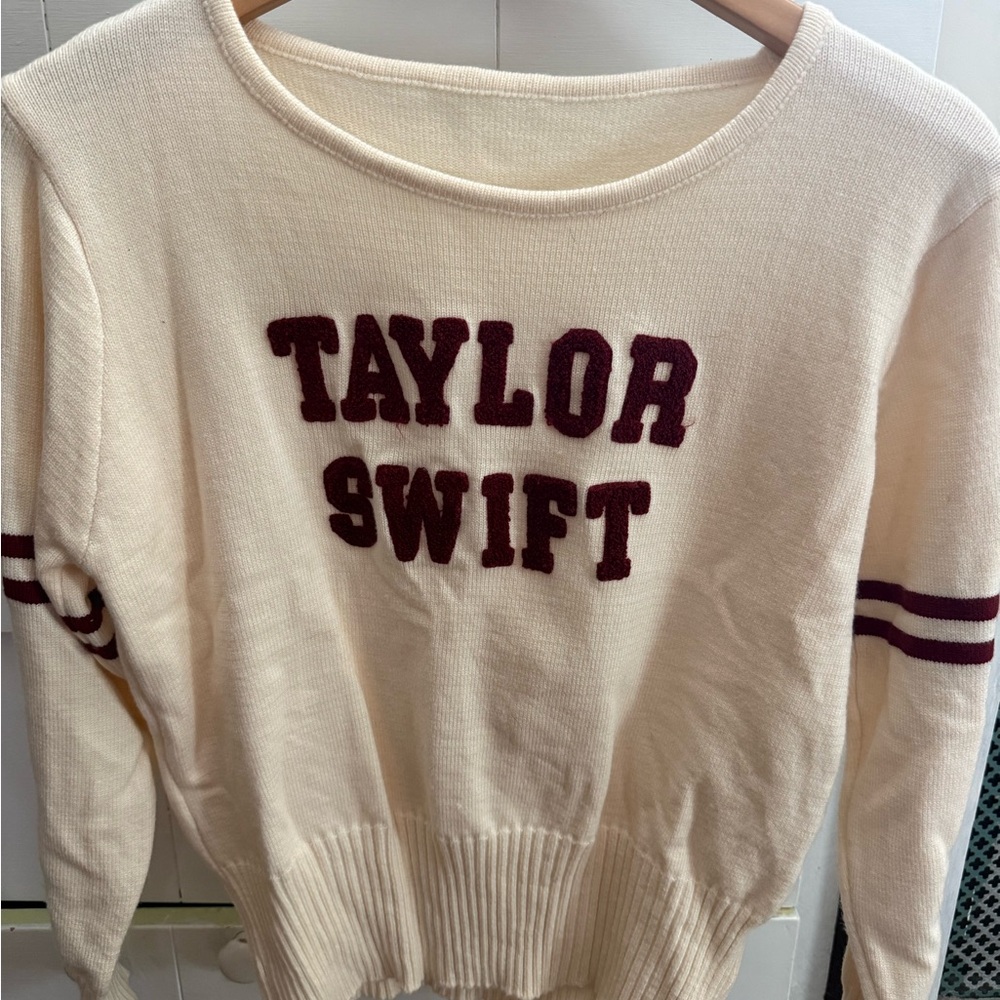 Taylor Swift Cream Crew Neck Sweater XS